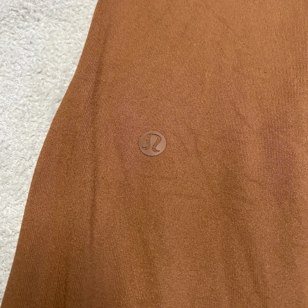 lululemon athletica excellent please